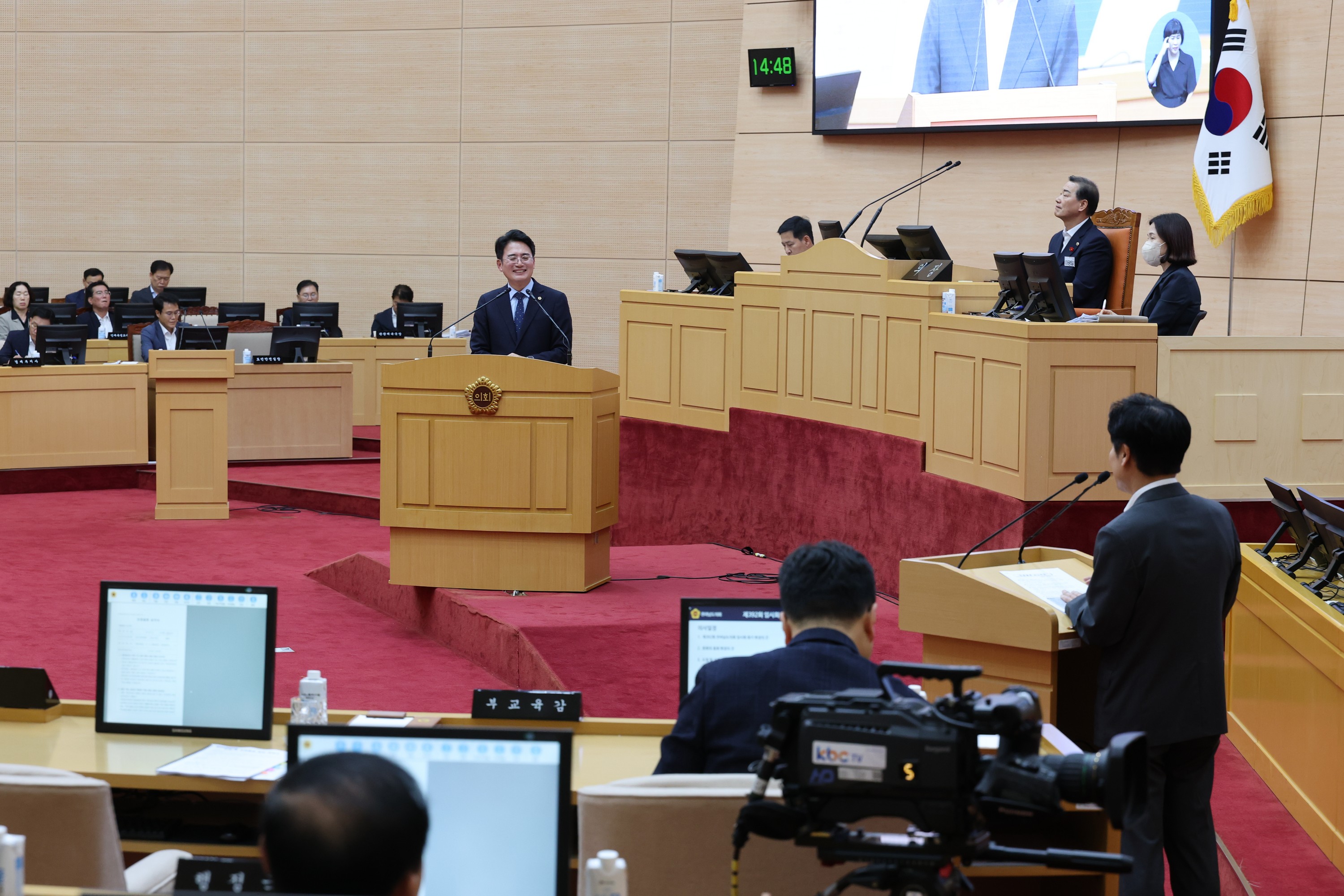 제392회 임시회 제2차 본회의 도정 및 교육행정 질문 첨부이미지 : 25년07월18일 제392회 임시회 제2차 본회의 도정 및 교육행정 질문 - 144.jpg
