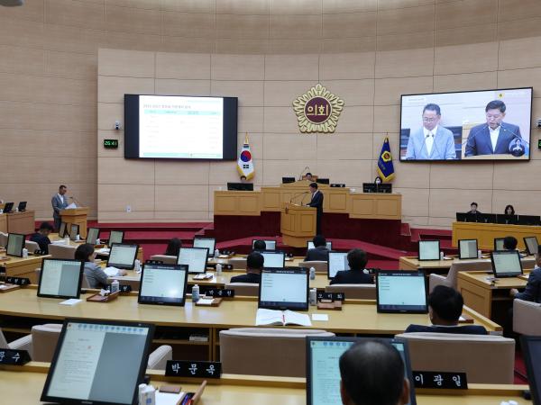 제392회 임시회 제2차 본회의 도정 및 교육행정 질문 첨부이미지 : 25년07월18일 제392회 임시회 제2차 본회의 도정 및 교육행정 질문 - 020.jpg