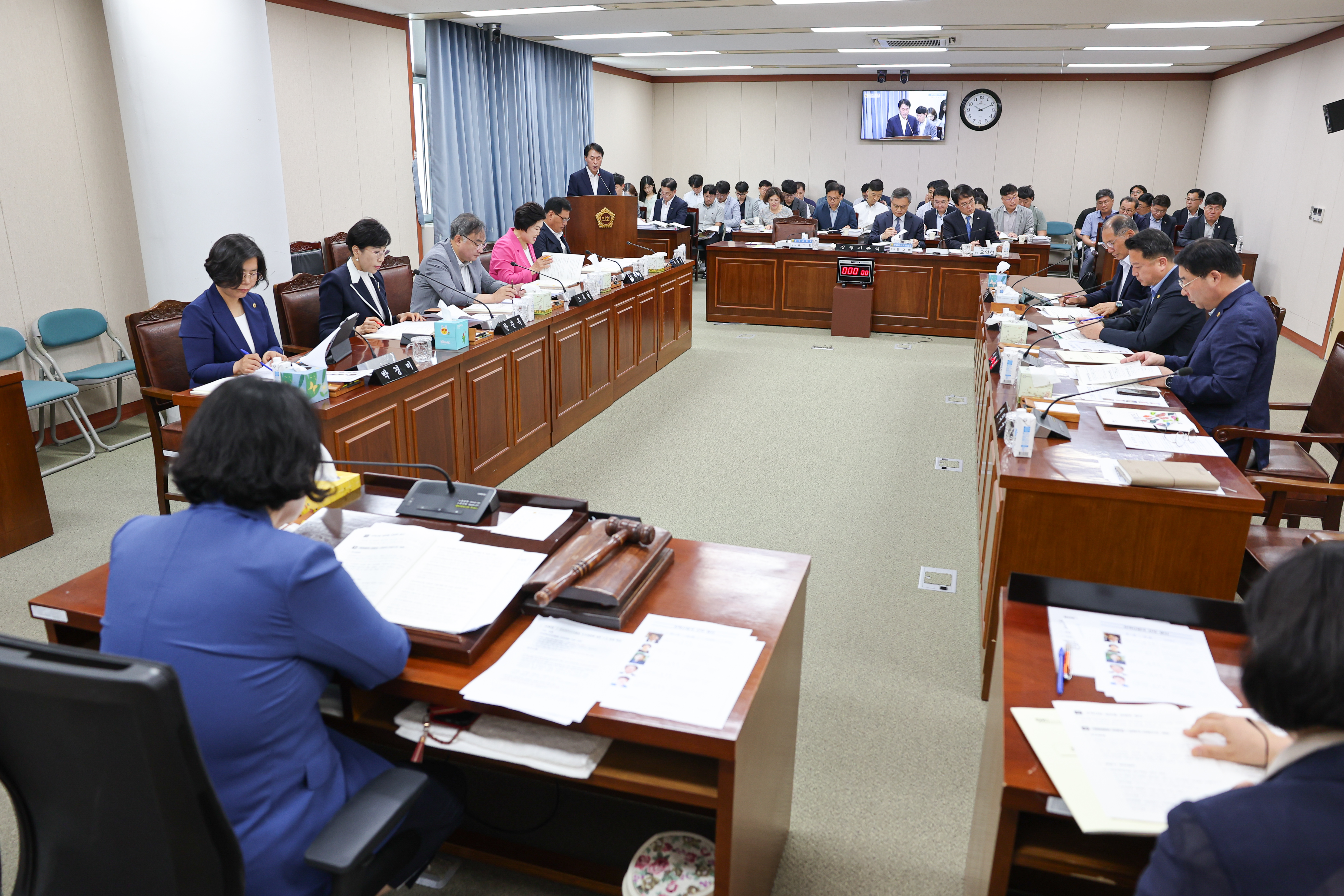 제392회 임시회 경제관광위원회 업무보고 첨부이미지 : 25년07월14일 제392회 임시회 경제관광위원회 업무보고 (5).jpg