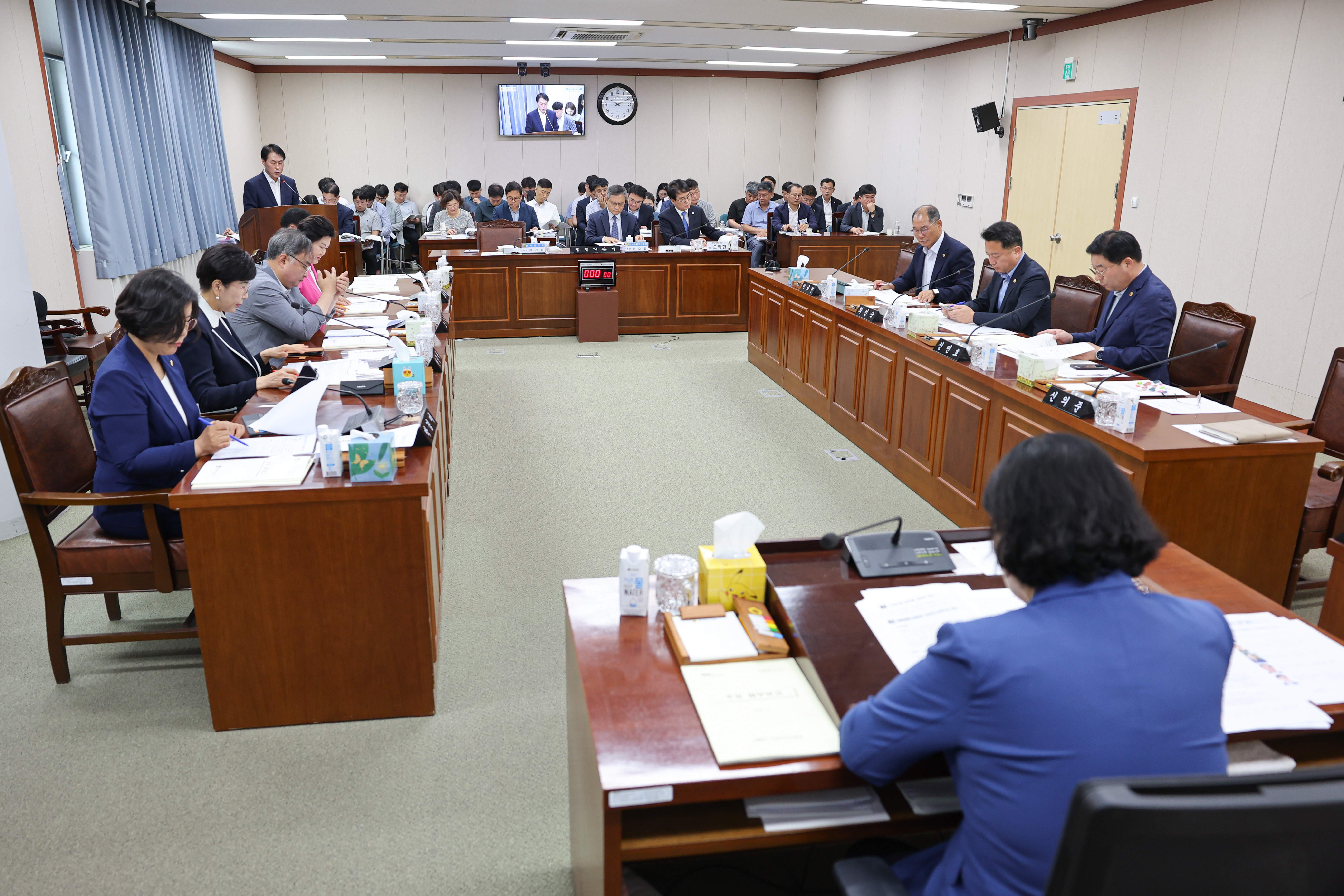제392회 임시회 경제관광위원회 업무보고 첨부이미지 : 25년07월14일 제392회 임시회 경제관광위원회 업무보고 (6).jpg