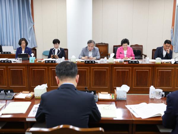 제392회 임시회 경제관광위원회 업무보고 첨부이미지 : 25년07월14일 제392회 임시회 경제관광위원회 업무보고 (3).jpg