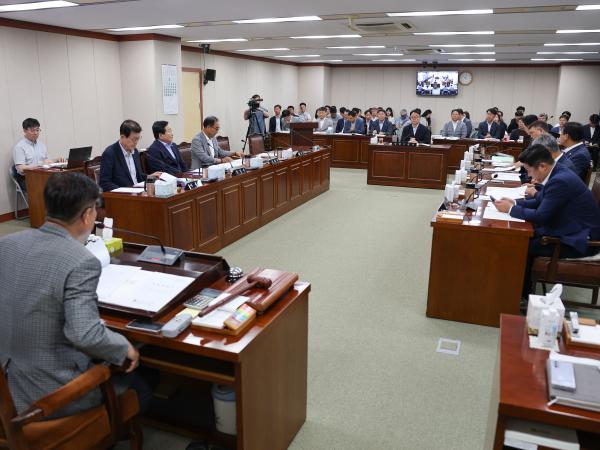 제392회 임시회 농수산위원회 업무보고 첨부이미지 : 25년07월14일 제392회 임시회 농수산위원회 업무보고 (3).jpg