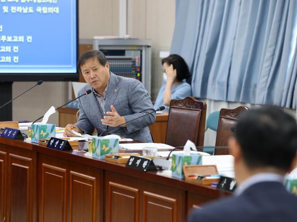 제392회 임시회 보건복지환경위원회 업무보고 첨부이미지 : 25년07월14일 제392회 임시회 보건복지환경위원회 업무보고 - 038.jpg