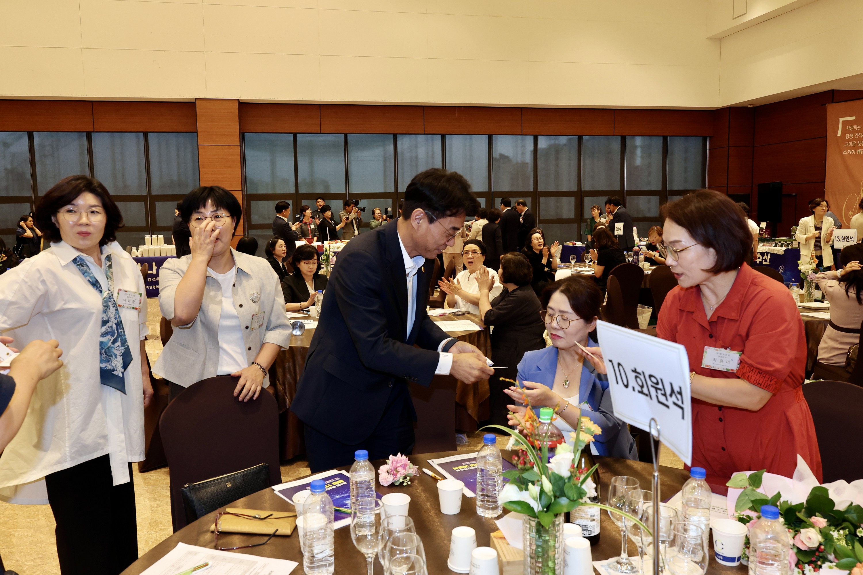 한국여성경제인협회 전남지회 창립 11주년 기념식 첨부이미지 : 25년07월17일 한국경제인협회 전남지회 창립 11주년 기념식 - 011.jpg