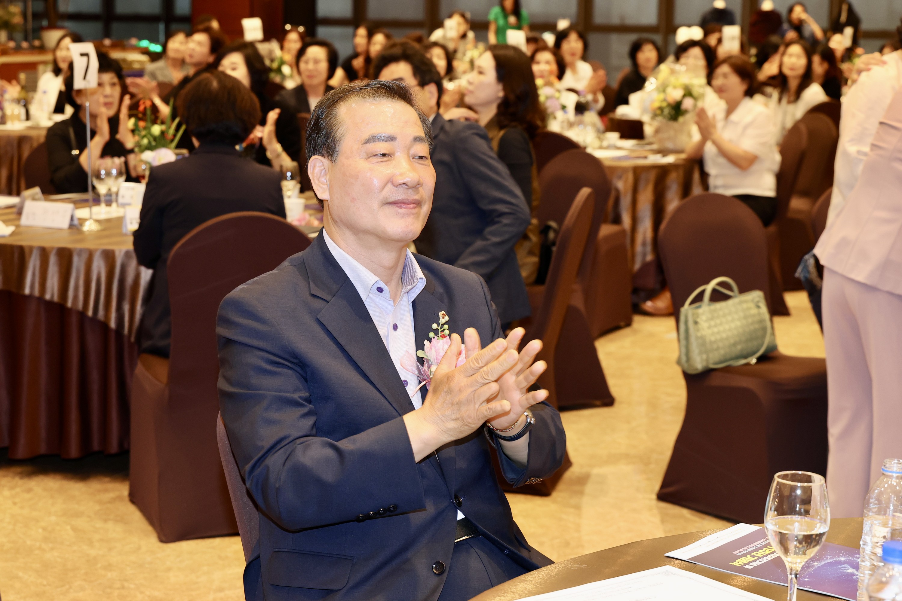 한국여성경제인협회 전남지회 창립 11주년 기념식 첨부이미지 : 25년07월17일 한국경제인협회 전남지회 창립 11주년 기념식 - 026.jpg