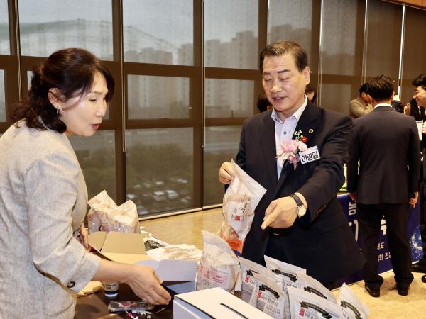 한국여성경제인협회 전남지회 창립 11주년 기념식 첨부이미지 : 25년07월17일 한국경제인협회 전남지회 창립 11주년 기념식 - 022.jpg