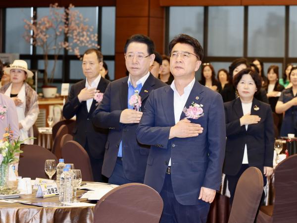 한국여성경제인협회 전남지회 창립 11주년 기념식 첨부이미지 : 25년07월17일 한국경제인협회 전남지회 창립 11주년 기념식 - 030.jpg