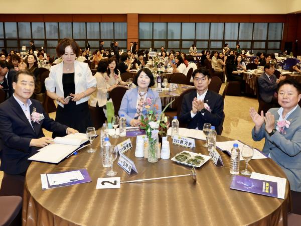 한국여성경제인협회 전남지회 창립 11주년 기념식 첨부이미지 : 25년07월17일 한국경제인협회 전남지회 창립 11주년 기념식 - 028.jpg