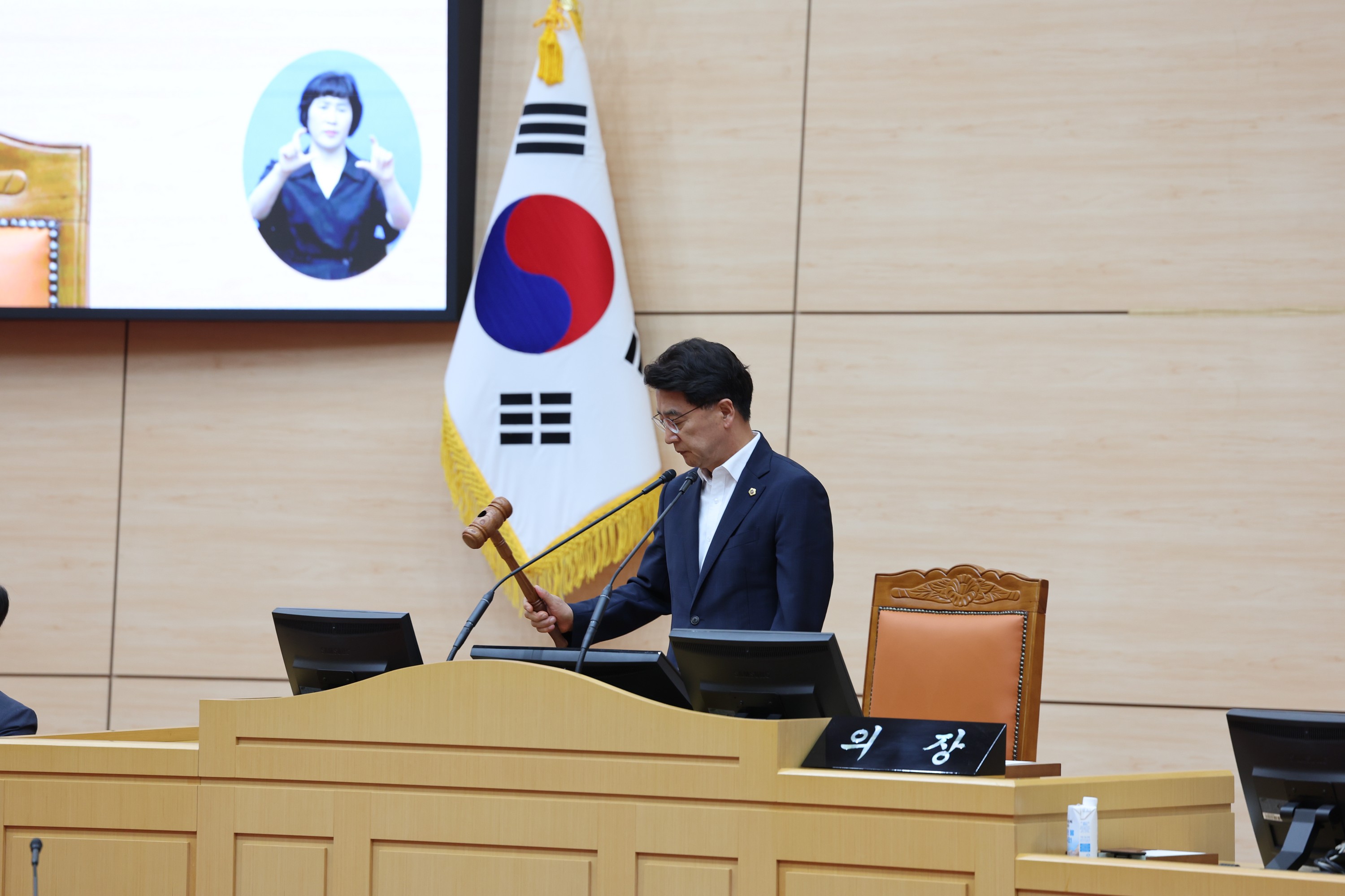 제392회 임시회 제1차 본회의 첨부이미지 : 25년07월10일 제392회 임시회 제1차 본회의 - 073.jpg