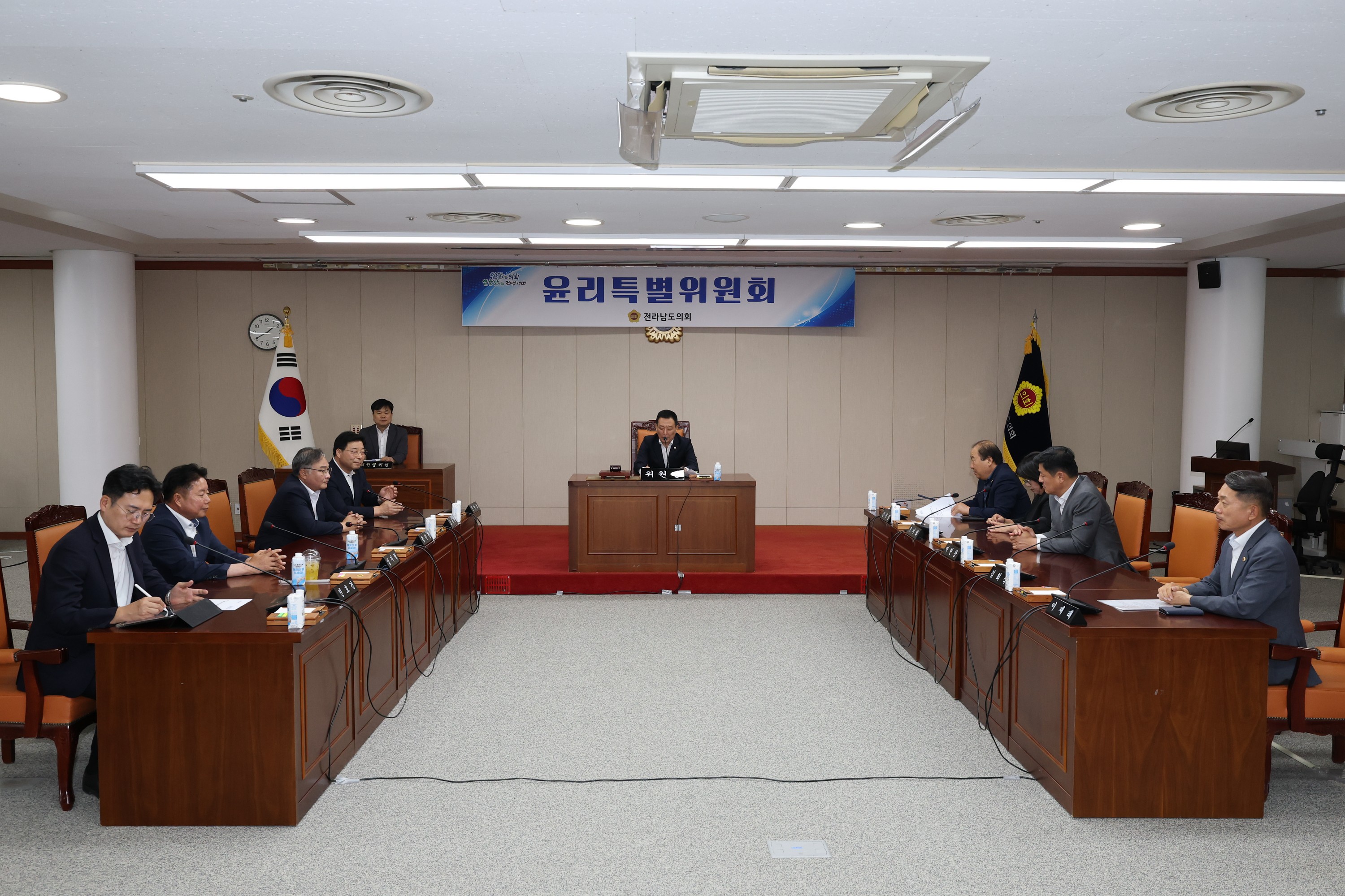 제12대 전라남도의회 제4기 윤리특별위원회 제1차 회의 첨부이미지 : 25년07월10일 제12대 제4기 윤리특별위원회 회의 - 010.jpg