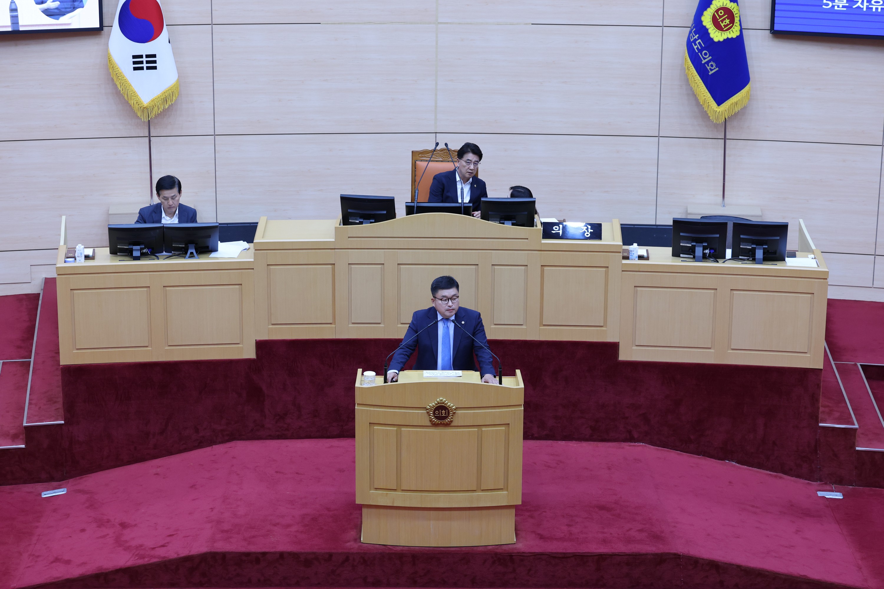 제392회 임시회 제1차 본회의 첨부이미지 : 25년07월10일 제392회 임시회 제1차 본회의 - 157.jpg