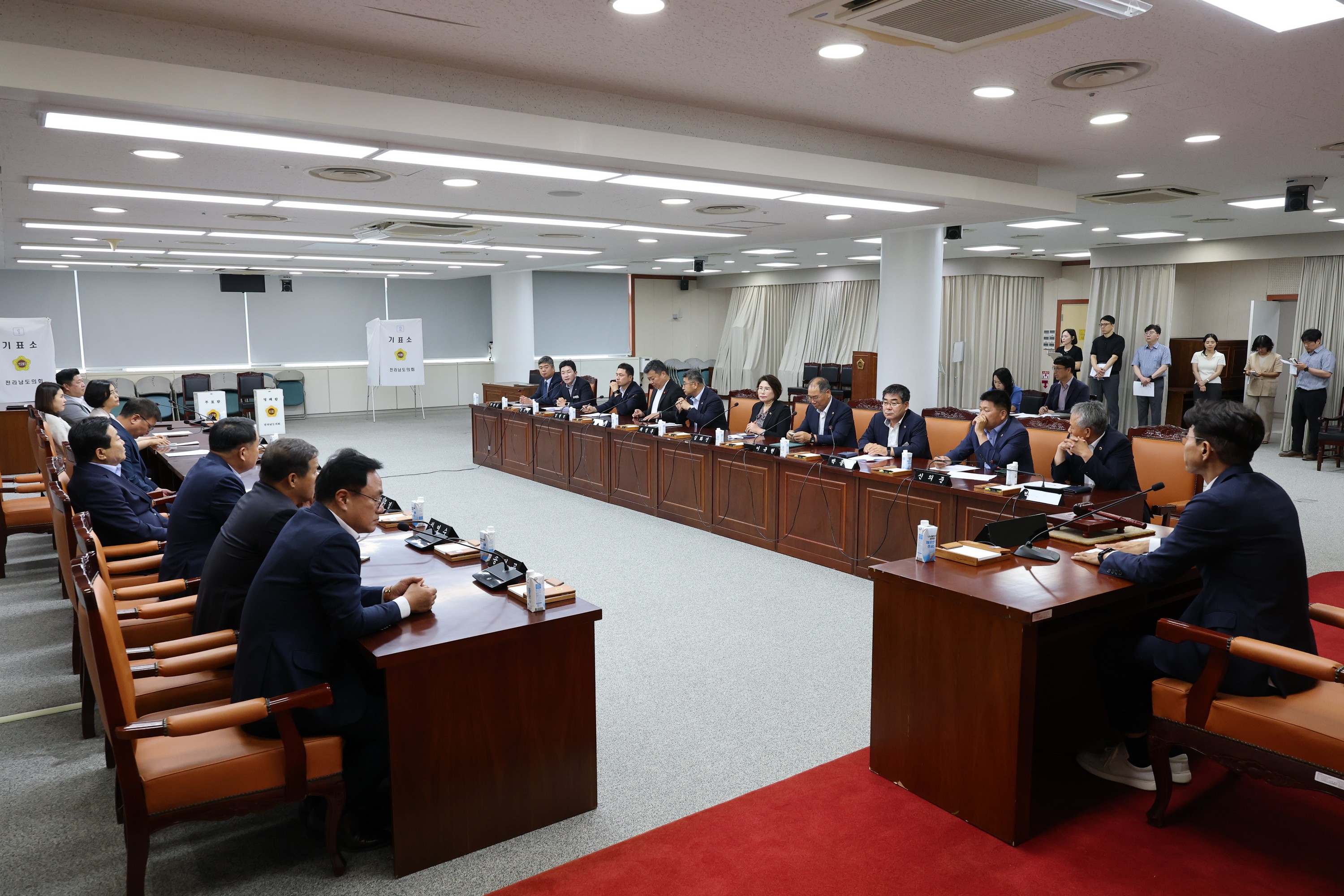 제12대 젠라남도의회 제4기 예산결산특별위원회 제1차 회의 첨부이미지 : 25년07월10일 제12대 제4기 예산결산특별위원회 회의 - 017.jpg