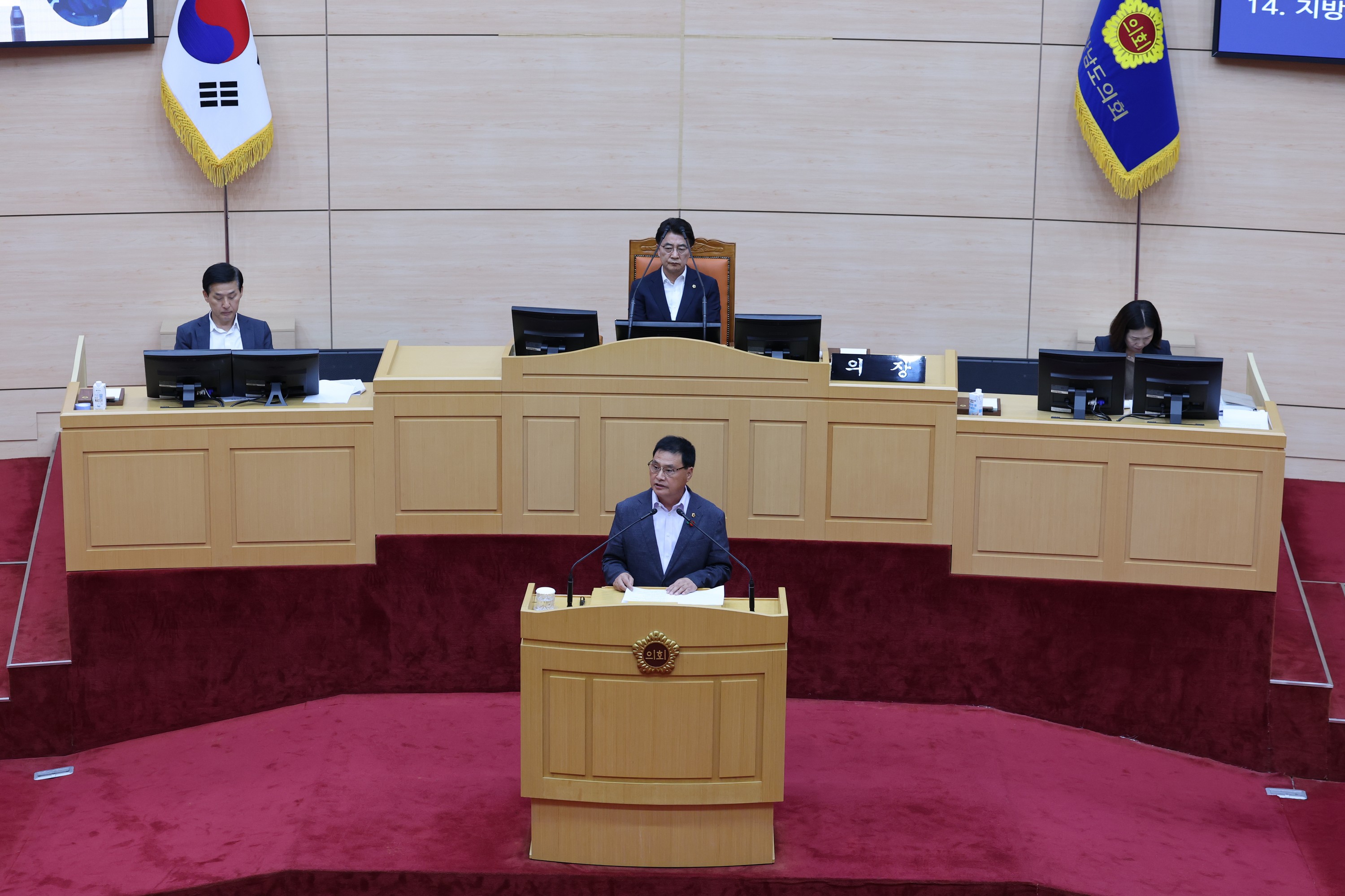 제392회 임시회 제1차 본회의 첨부이미지 : 25년07월10일 제392회 임시회 제1차 본회의 - 127.jpg