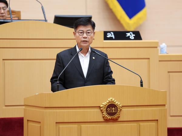 제392회 임시회 제1차 본회의 첨부이미지 : 25년07월10일 제392회 임시회 제1차 본회의 - 010.jpg