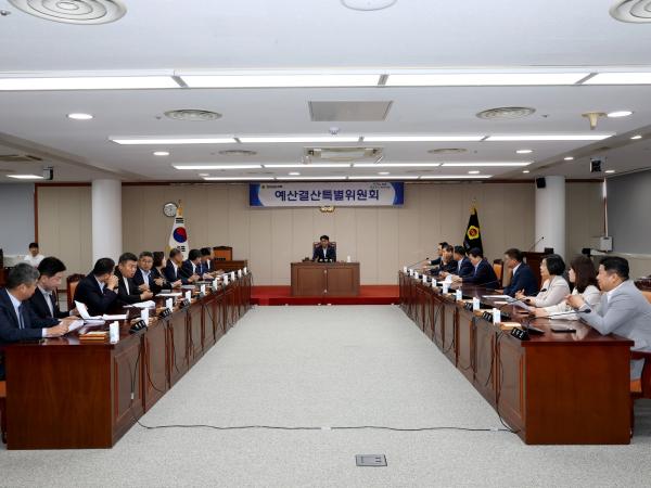 제12대 젠라남도의회 제4기 예산결산특별위원회 제1차 회의 첨부이미지 : 25년07월10일 제12대 제4기 예산결산특별위원회 회의 - 007.jpg