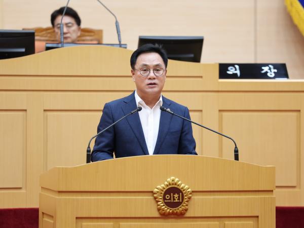 제392회 임시회 제1차 본회의 첨부이미지 : 25년07월10일 제392회 임시회 제1차 본회의 - 035.jpg