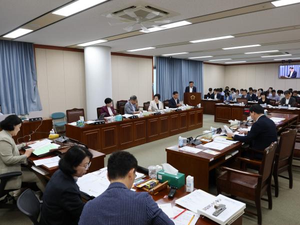 제392회 임시회 경제관광문화위원회 업무보고 첨부이미지 : 25년07월15일 제392회 임시회 경제관광문화위원회 업무보고 - 037.jpg
