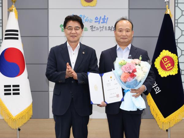 2025년 하반기 임용장 수여식 첨부이미지 : 25년07월01일 2025년 하반기 임용장 수여식 - 023.jpg