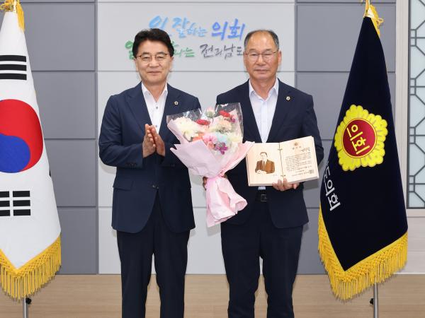 전라남도의회 대변인 임명장 수여식 등 첨부이미지 : 25년07월01일 전라남도의회 대변인 임영장 수여식 - 011.jpg