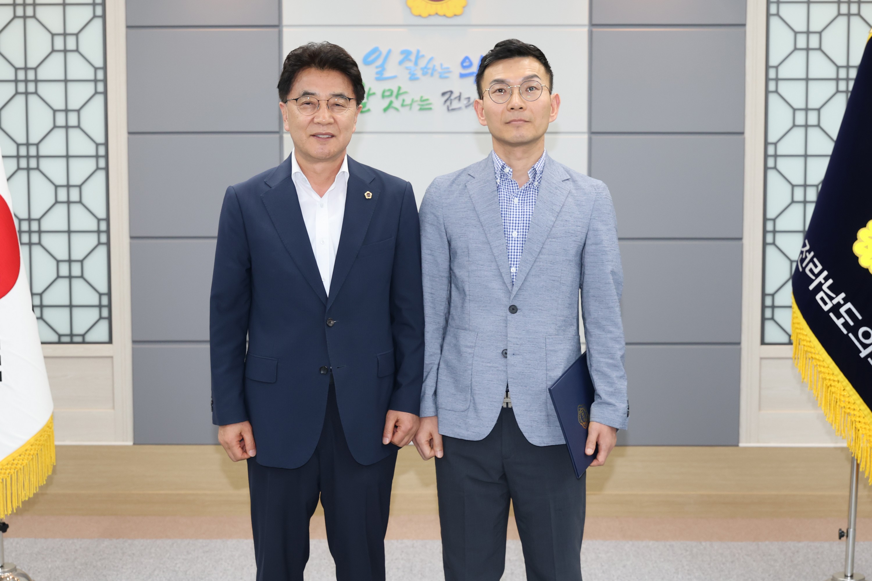 하반기 임용장 수여식 첨부이미지 : 25년07월03일 7월03일 하반기 임용장 수여식 - 004.jpg