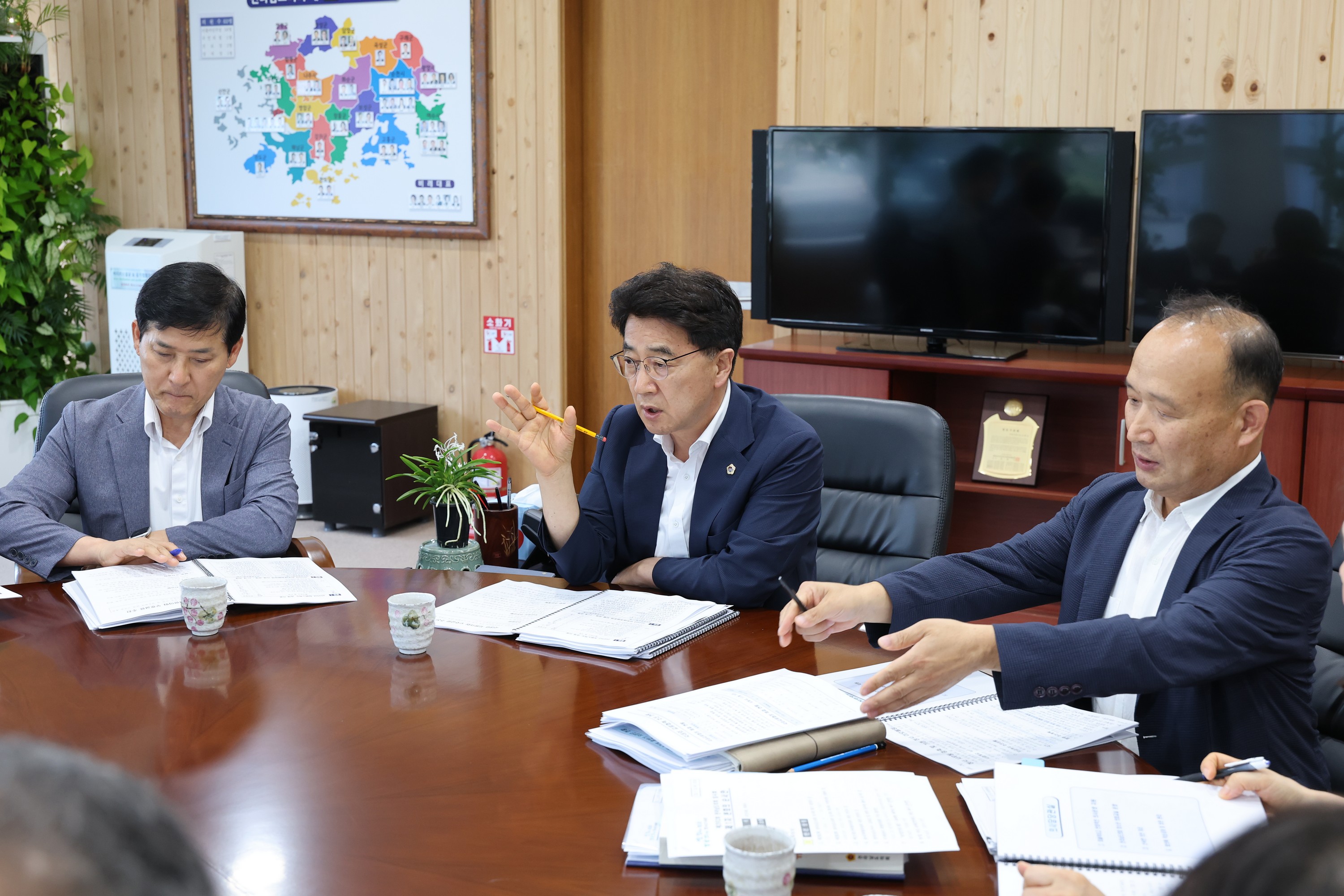 7월 월례 정책회의 및 업무보고 첨부이미지 : 25년07월03일 7월 월례 정책회의 및 업무보고 - 008.jpg