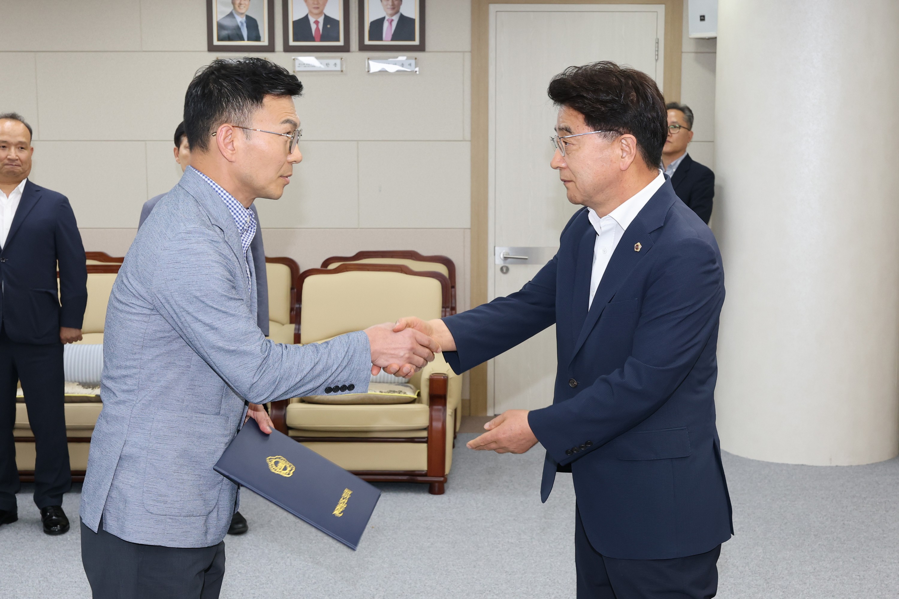 하반기 임용장 수여식 첨부이미지 : 25년07월03일 7월03일 하반기 임용장 수여식 - 002.jpg