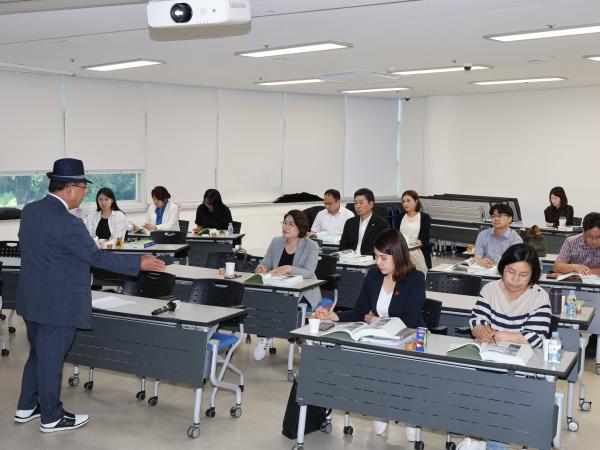제1기 전라남도의회 의정 아카데미 자치입법 전문가 양성 과정 교육 및 수료식 첨부이미지 : 25년07월03일 제1기 전라남도의회 의정 아카데미 자치입법 전문가 양성 과정 교육 - 002.jpg