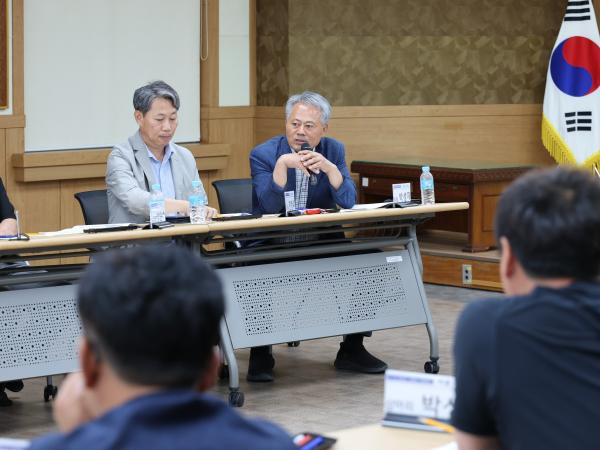 '수산업 면허제도 개선방안 연구회' 정책연구용역 중간보고회&어업인 간담회 첨부이미지 : 25년07월31일  ‘수산업 면허제도 개선방안 연구회‘ 정책연구용역 중간보고회&어업인 간담회 - 001.jpg