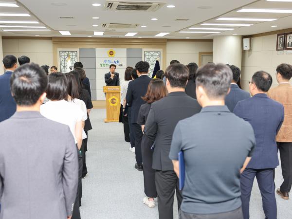 하반기 정기인사 임용장수여식 첨부이미지 : 25년07월31일 하반기 정기인사 임용장수여식 (3).jpg