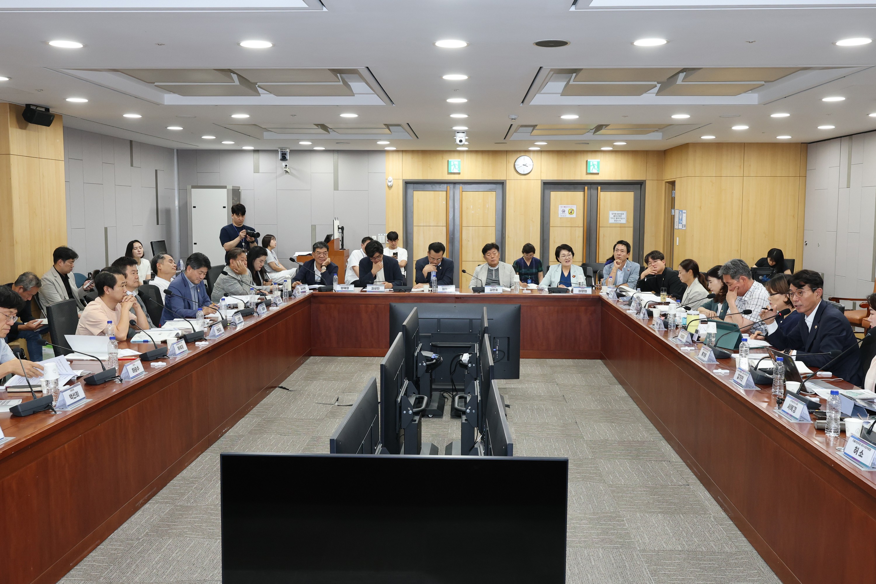 광역·기초의회 선거제 개혁 시범사업 확대를 위한 토론회 첨부이미지 : 25년07월30일 광역·기초의회 선거제 개혁 시범사업 확대를 위한 토론회 - 047.jpg
