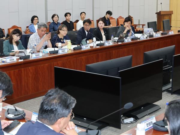 광역·기초의회 선거제 개혁 시범사업 확대를 위한 토론회 첨부이미지 : 25년07월30일 광역·기초의회 선거제 개혁 시범사업 확대를 위한 토론회 - 034.jpg