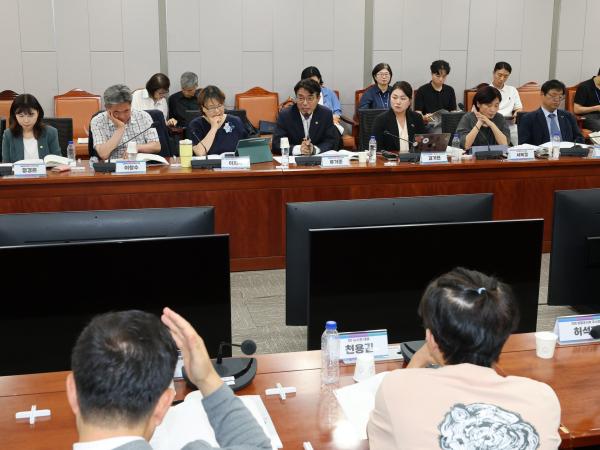 광역·기초의회 선거제 개혁 시범사업 확대를 위한 토론회 첨부이미지 : 25년07월30일 광역·기초의회 선거제 개혁 시범사업 확대를 위한 토론회 - 037.jpg