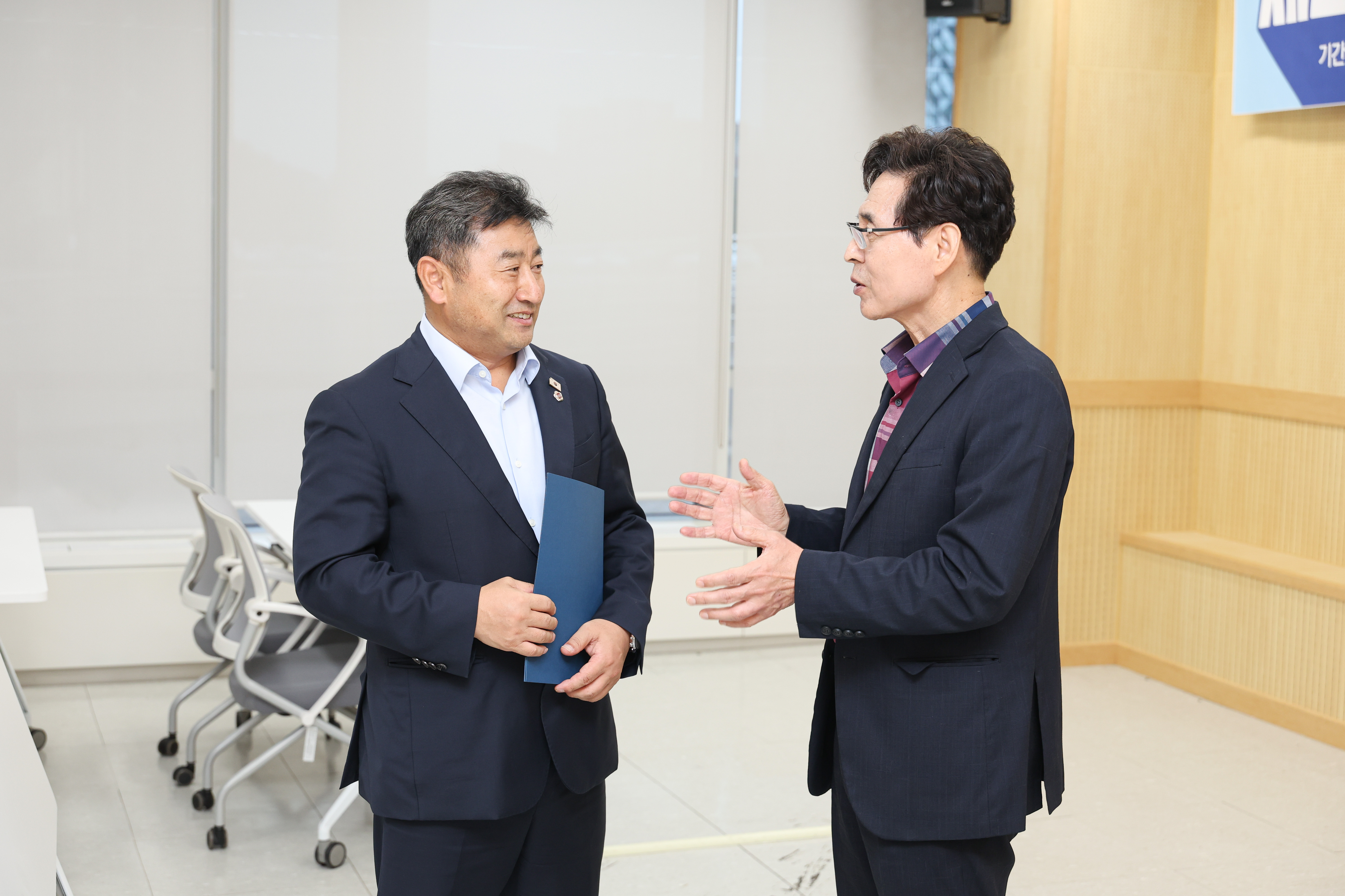 제2기 전라남도의회 의정 아카데미 수료식 첨부이미지 : 25년09월26일 제2기 전라남도의회 의정 아카데미 수료식 (7).jpg