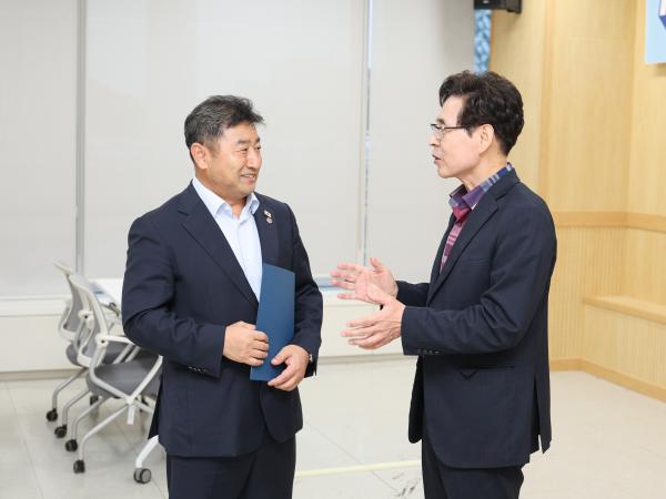 제2기 전라남도의회 의정 아카데미 수료식 첨부이미지 : 25년09월26일 제2기 전라남도의회 의정 아카데미 수료식 (7).jpg