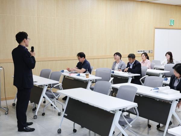 제2기 전라남도의회 의정 아카데미 수료식 첨부이미지 : 25년09월26일 제2기 전라남도의회 의정 아카데미 수료식 (2).jpg