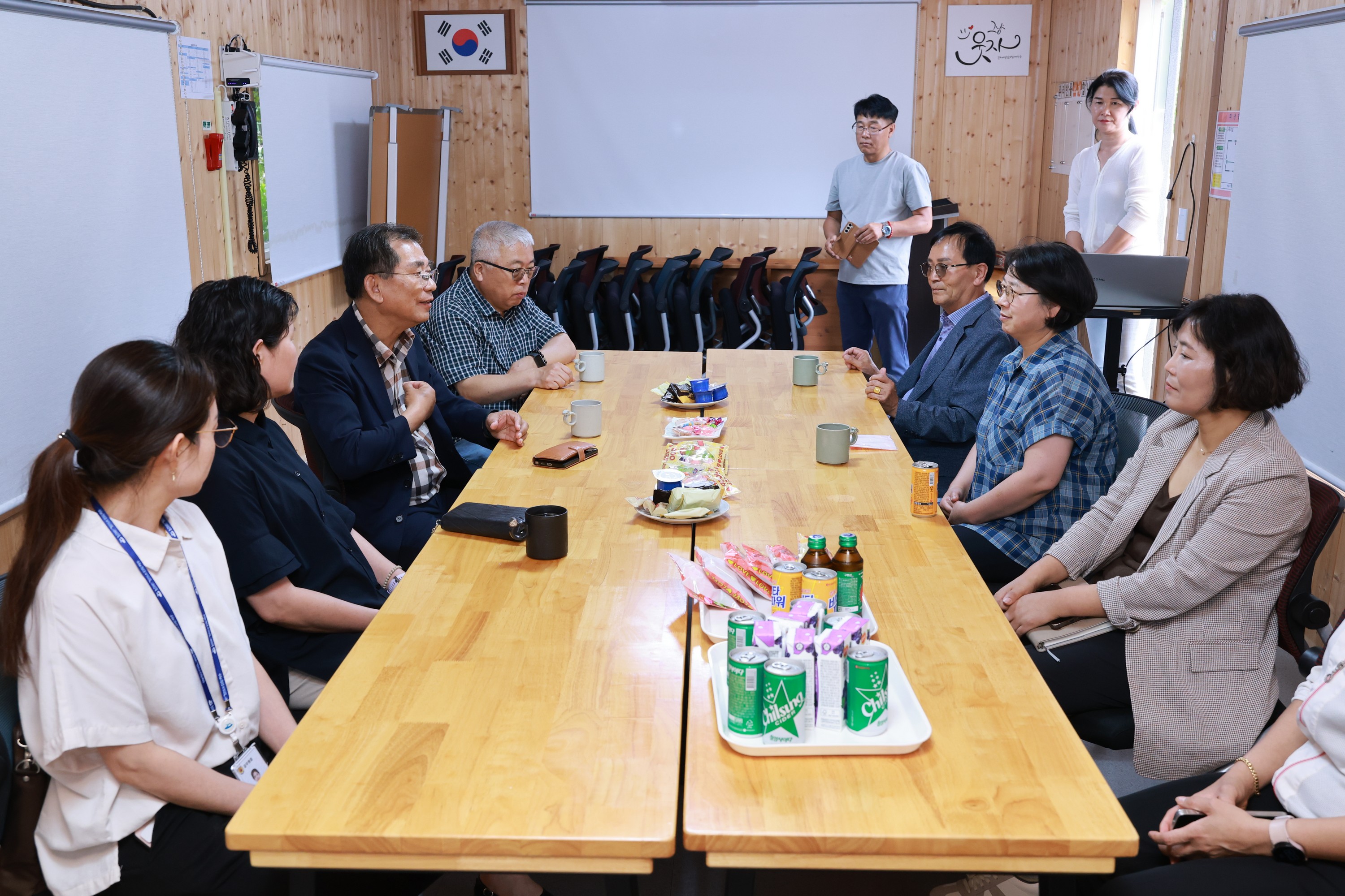 추석 명절 맞이 사회복지시설 위문 첨부이미지 : 25년09월22일 추석 명절 맞이 사회복지시설 위문 - 019.jpg