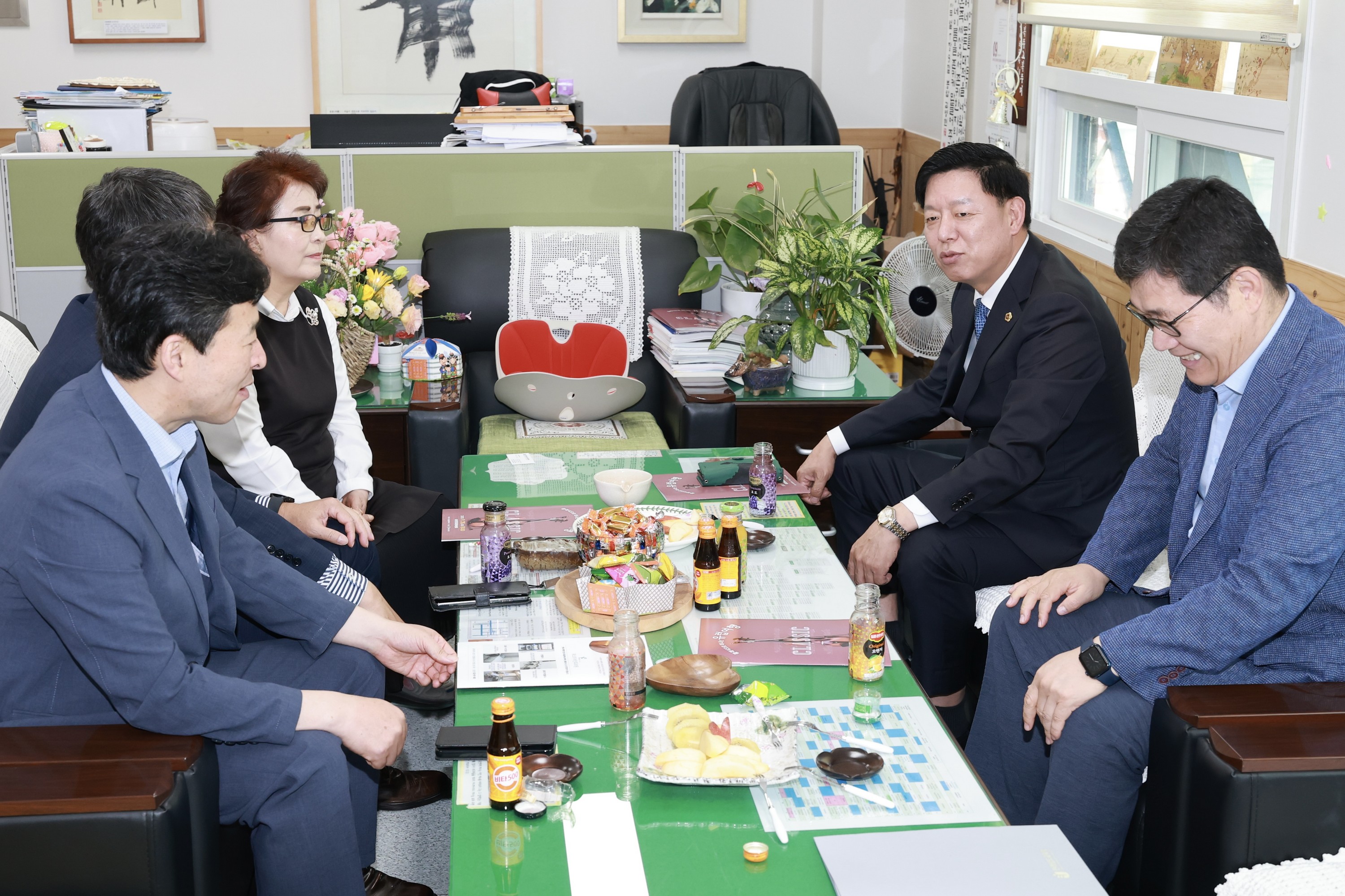 추석 명절 맞이 사회복지시설 위문 첨부이미지 : 25년09월22일 추석 명절 맞이 사회복지시설 위문 - 004.jpg