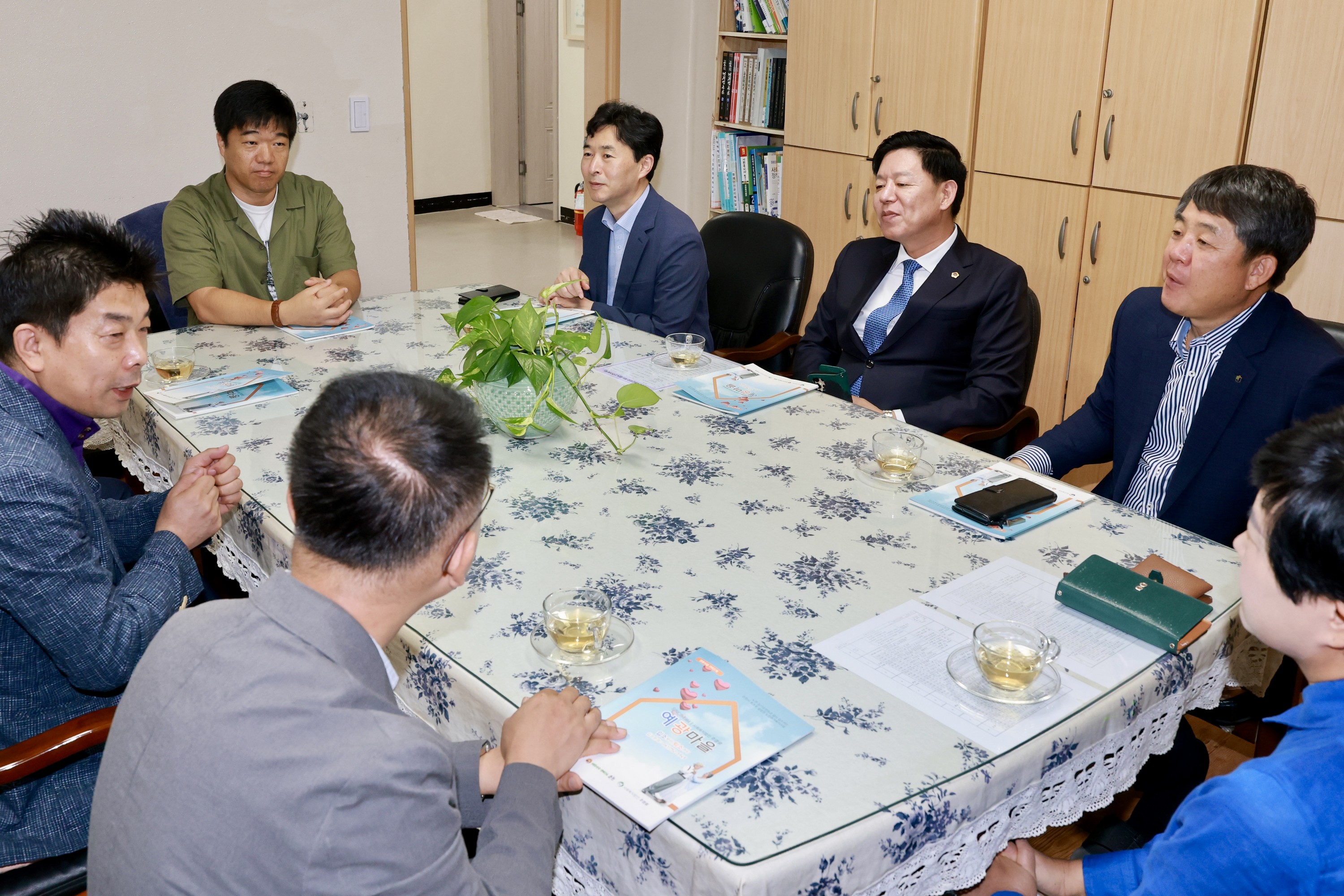 추석 명절 맞이 사회복지시설 위문 첨부이미지 : 25년09월22일 추석 명절 맞이 사회복지시설 위문 - 016.jpg