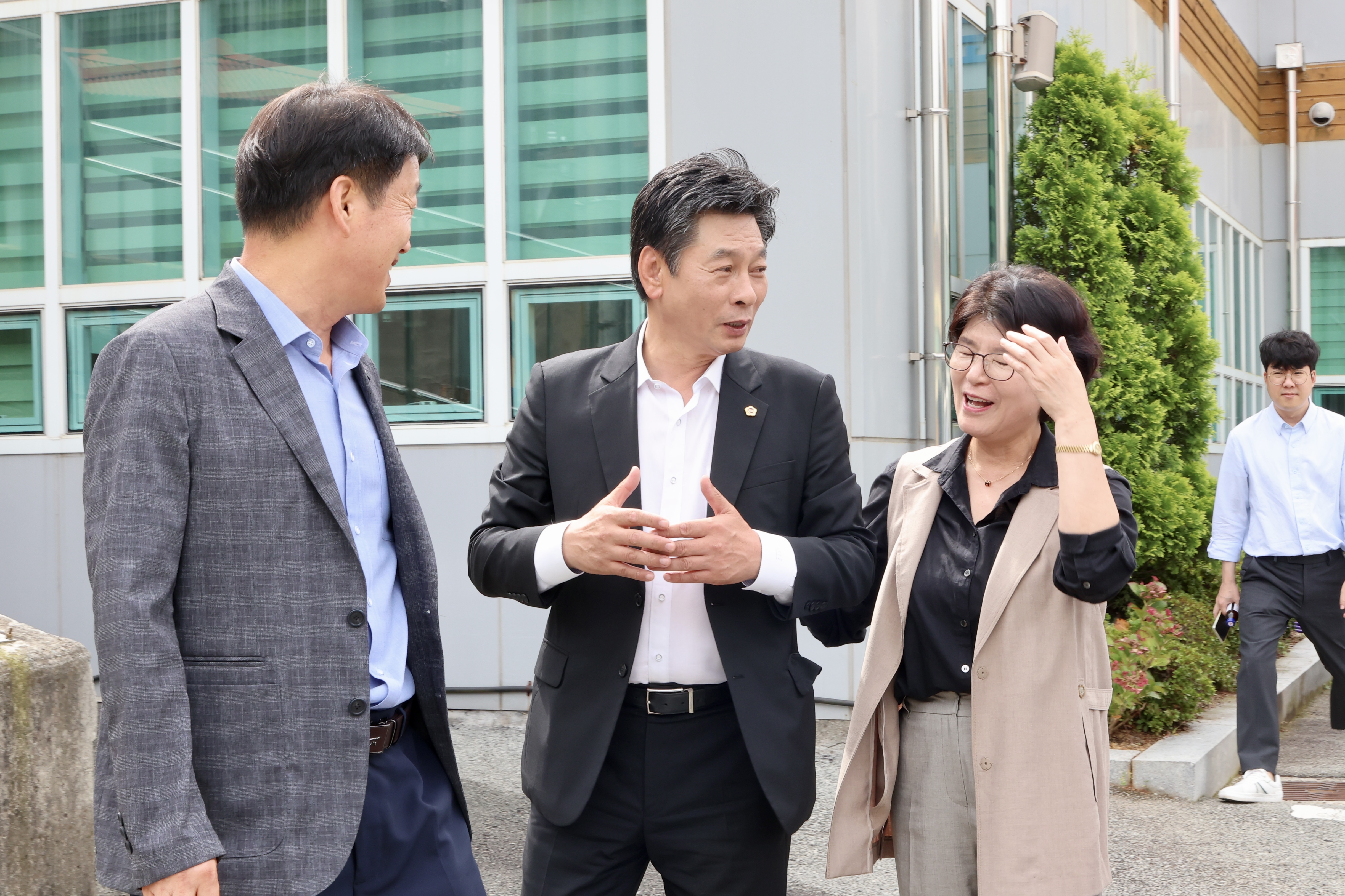 추석 명절 맞이 위문 '완도군장애인복지관' 첨부이미지 : 25년09월24일 추석 명절 맞이 위문 ‘완도군장애인복지관‘_05.jpg