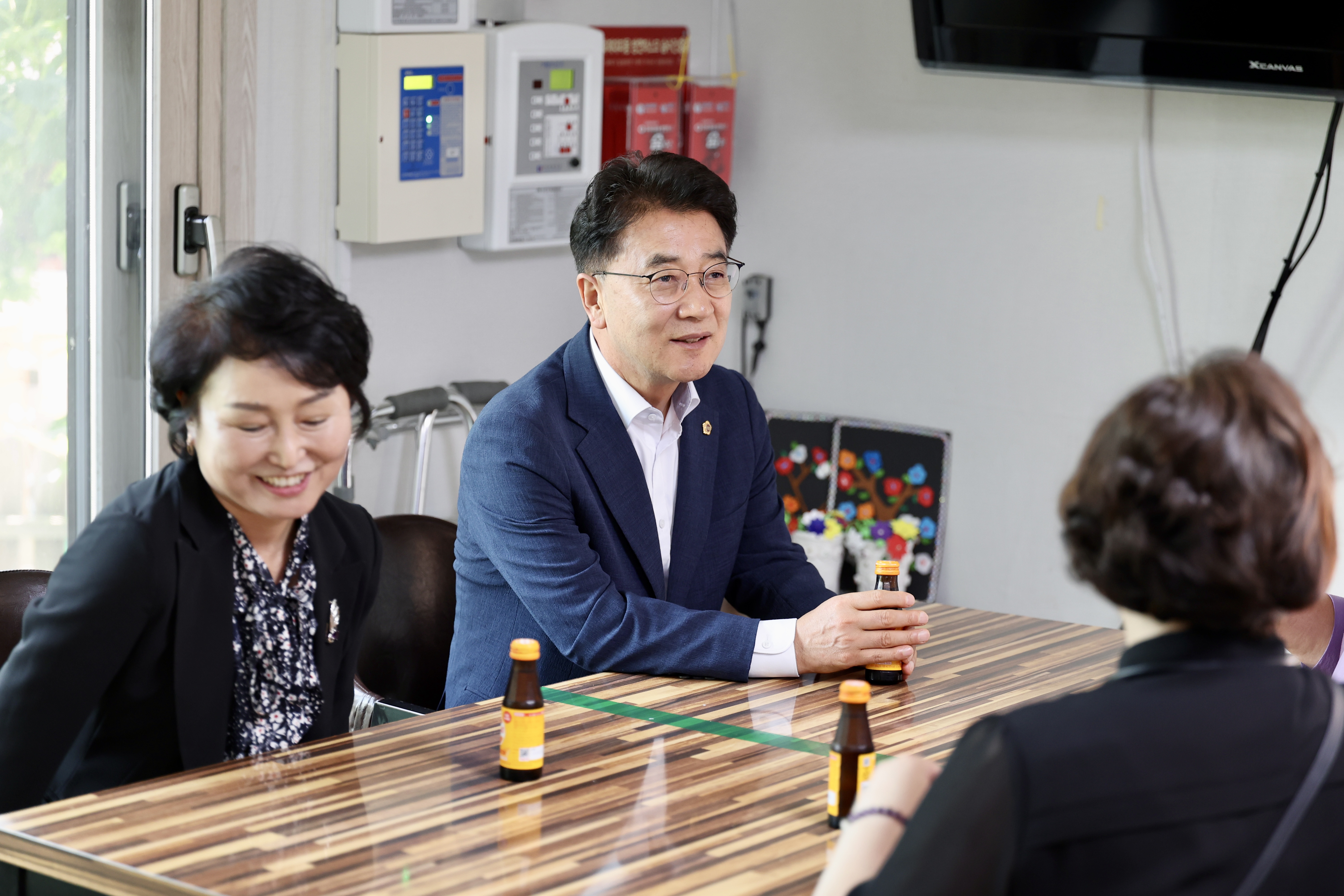 전라남도의장 추석 명절 맞이 위문 첨부이미지 : 25년09월29일 전라남도의장 추석 명절 맞이 위문 ‘봉강노인요양원‘ (2).jpg