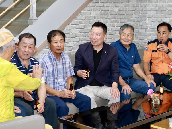 추석 명절 맞이 사회복지시설 위문 첨부이미지 : 25년09월29일 추석 명절 맞이 사회복지시설 위문 - 011.jpg
