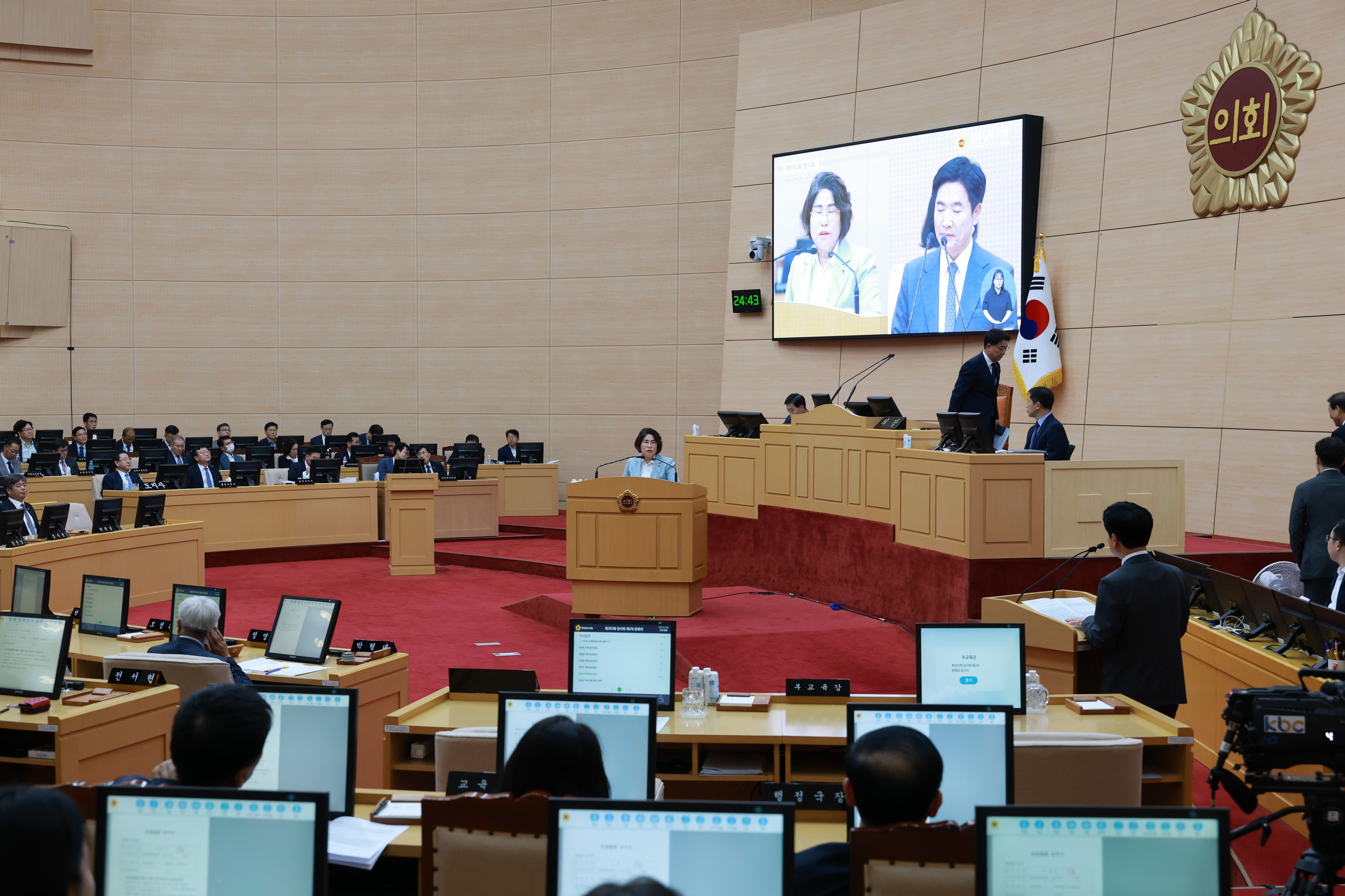 제393회 임시회 제2차 본회의 도정 및 교육행정 질문 첨부이미지 : 25년09월16일 제393회 임시회 제2차 본회의 도정 및 교육행정 질문 - 099.jpg