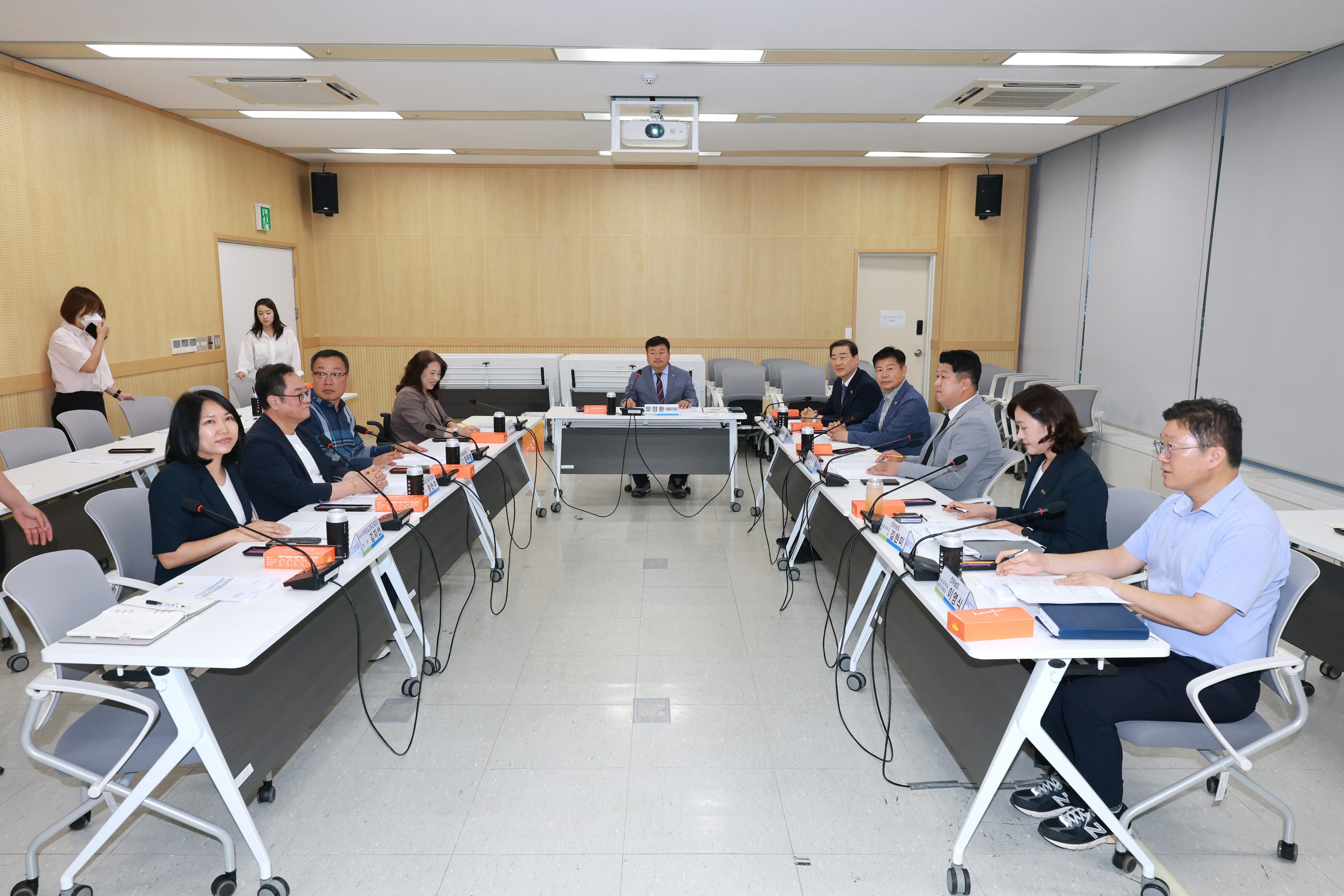 농촌 창업 연구회 정책연구용역 중간보고회 첨부이미지 : 25년09월16일 농촌창업 연구회 정책연구용역 중간보고회 - 009.jpg