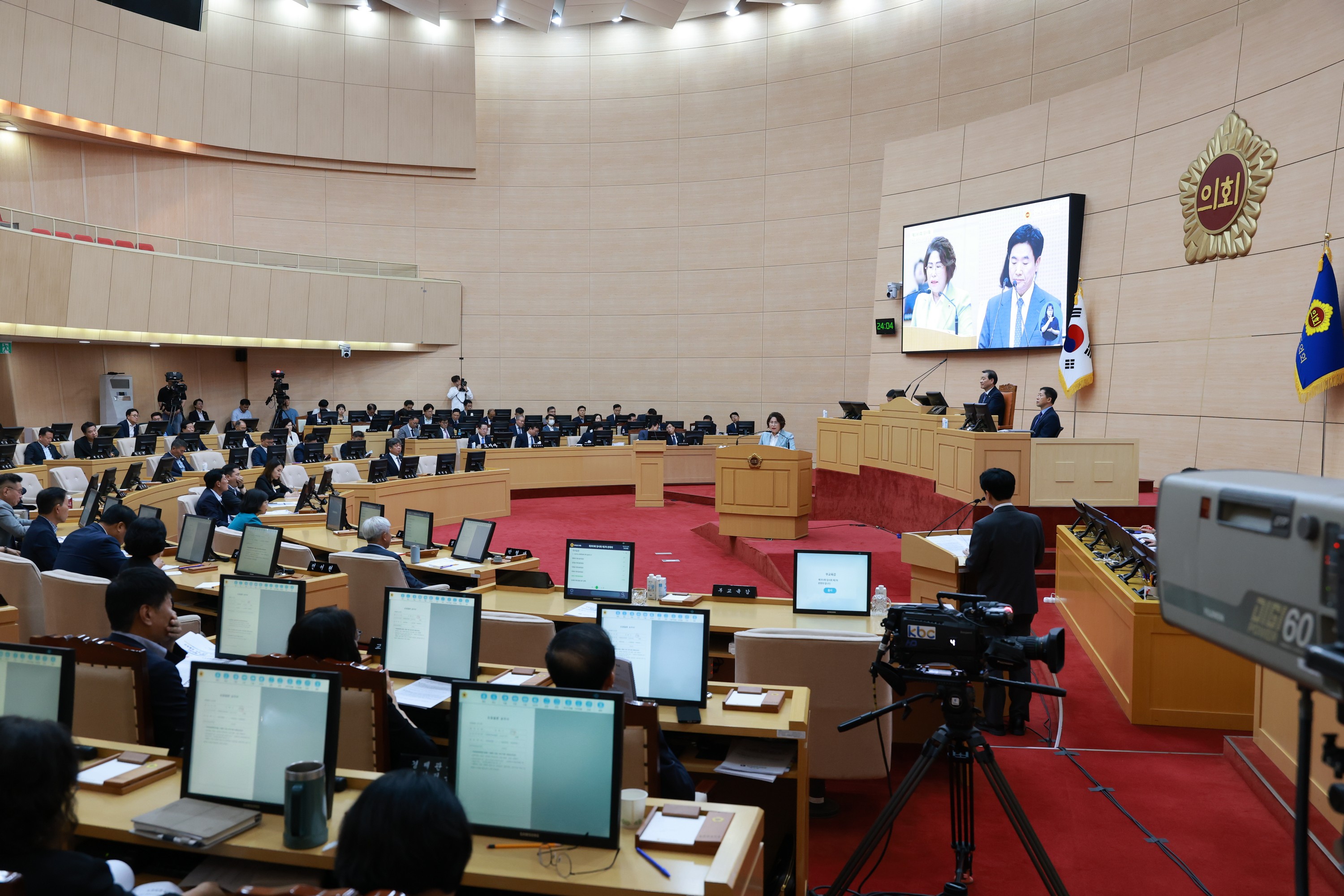 제393회 임시회 제2차 본회의 도정 및 교육행정 질문 첨부이미지 : 25년09월16일 제393회 임시회 제2차 본회의 도정 및 교육행정 질문 - 100.jpg