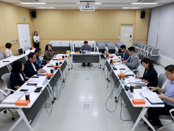 농촌 창업 연구회 정책연구용역 중간보고회 첨부이미지 : 25년09월16일 농촌창업 연구회 정책연구용역 중간보고회 - 006.jpg