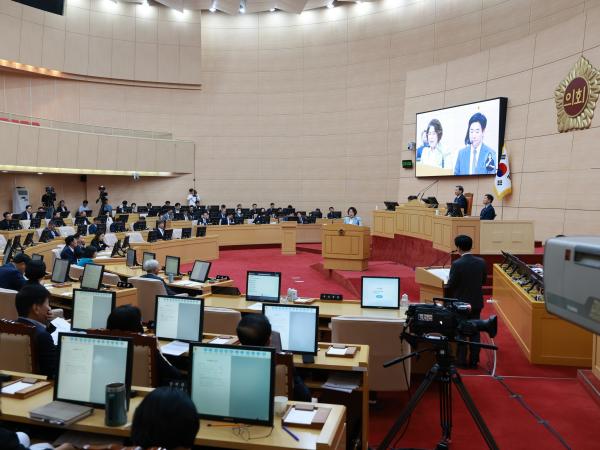제393회 임시회 제2차 본회의 도정 및 교육행정 질문 첨부이미지 : 25년09월16일 제393회 임시회 제2차 본회의 도정 및 교육행정 질문 - 100.jpg