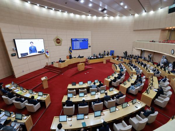 제393회 임시회 제2차 본회의 도정 및 교육행정 질문 첨부이미지 : 25년09월16일 제393회 임시회 제2차 본회의 도정 및 교육행정 질문 - 003.jpg