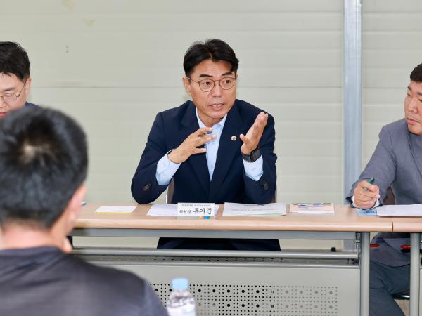 골목상권 회복을 위한 전통시장 상인과 간담회 첨부이미지 : 25년09월12일 골목상권 회복을 위한 전통시장 상인과 간담회 (9).jpg