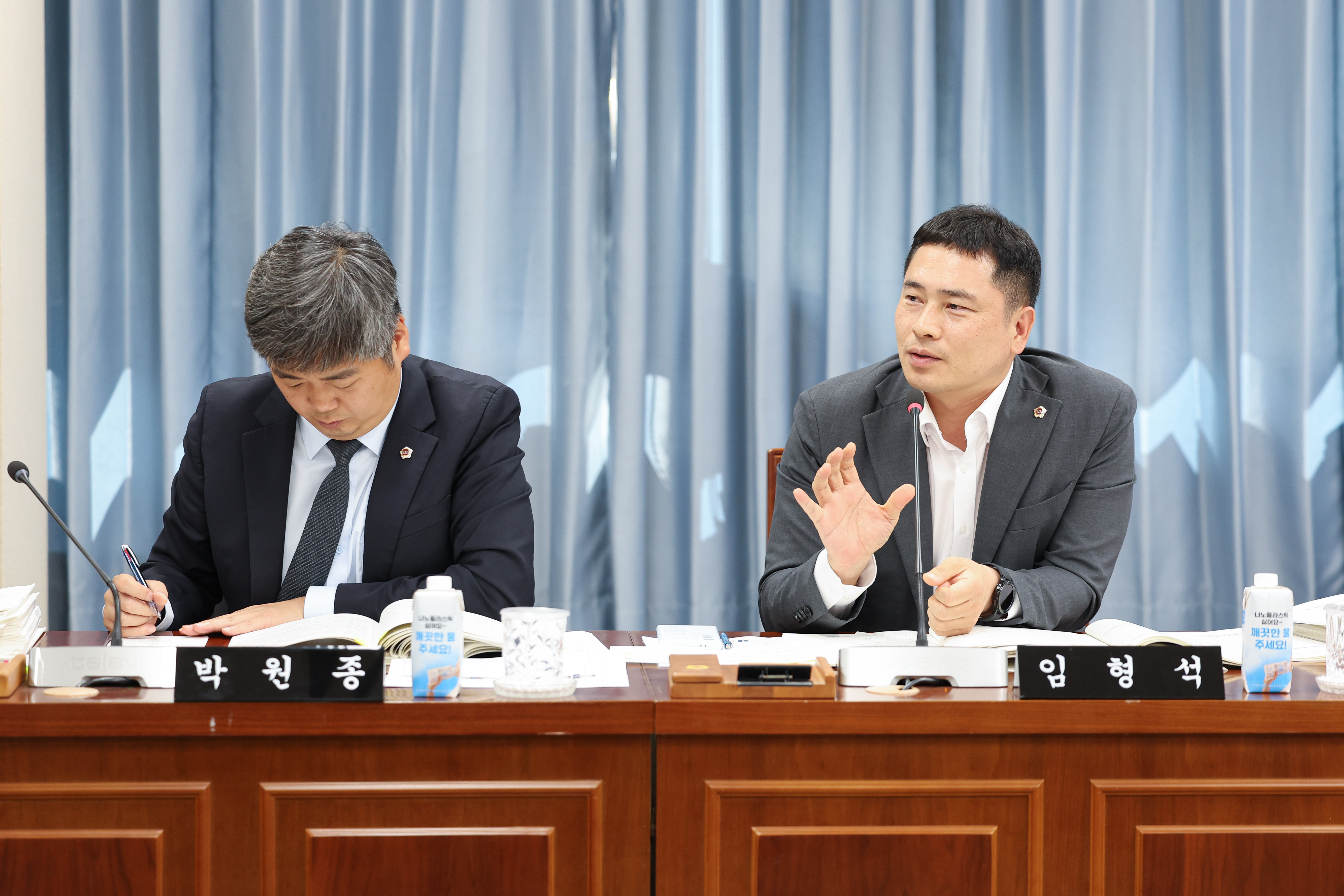 제393회 임시회 교육위원회 회의 첨부이미지 : 25년09월11일 제393회 임시회 교육위원회 회의 (26).jpg