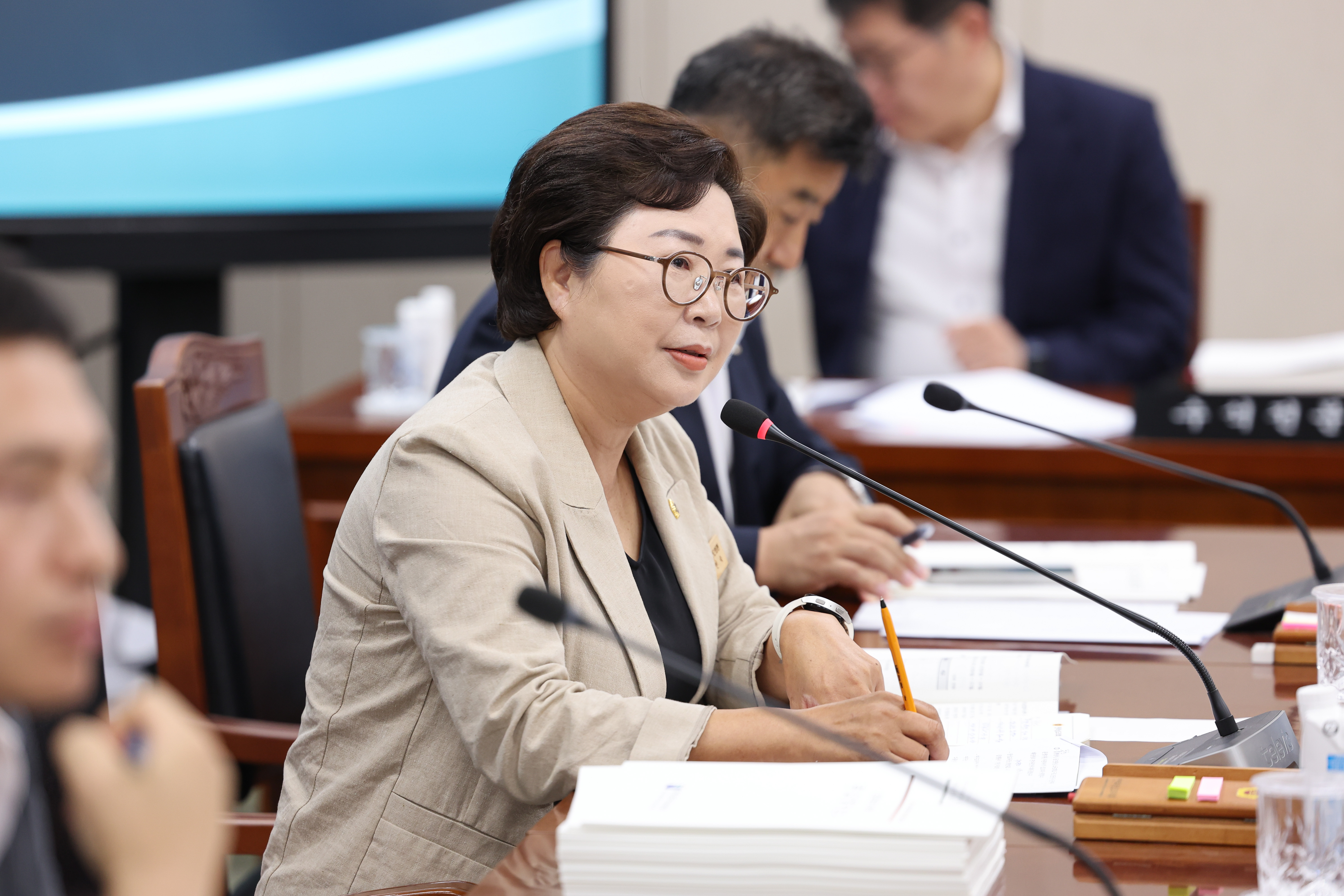제393회 임시회 교육위원회 회의 첨부이미지 : 25년09월11일 제393회 임시회 교육위원회 회의 (14).jpg